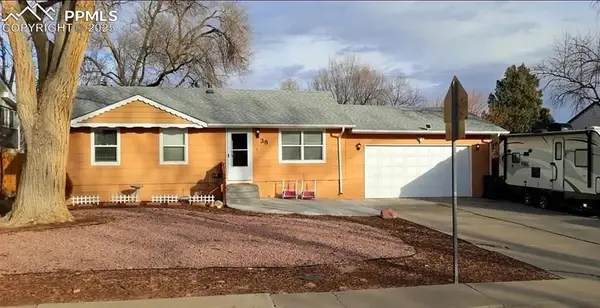 38 Macalester Road, Pueblo, CO 81001
