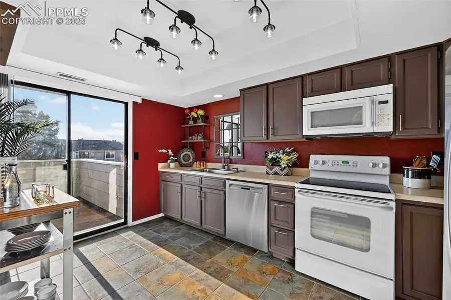 480 W Rockrimmon Boulevard #B, Colorado Springs, CO 80919 - Image #2