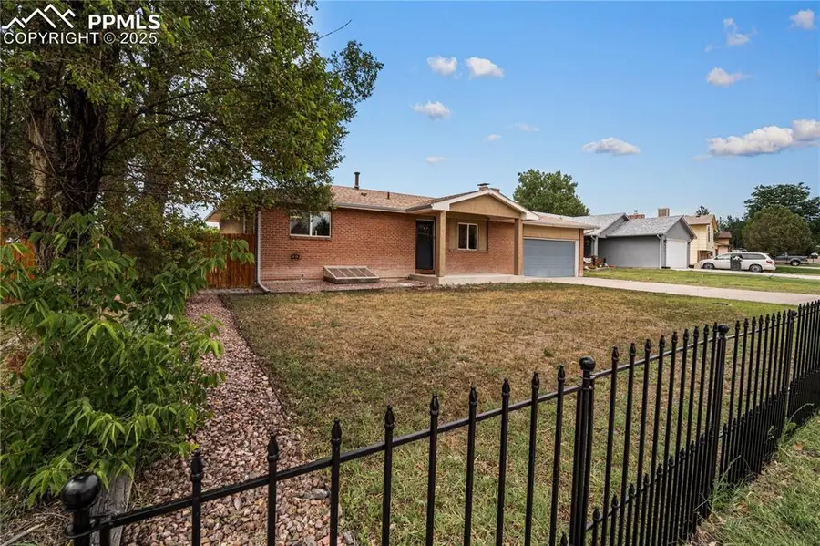 911 Candytuft Boulevard, Pueblo, CO 81001 - Image #2