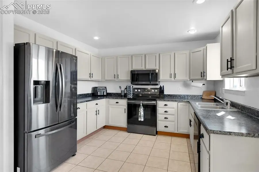 629 S Aguilar Drive, Pueblo, CO 81007 - #3