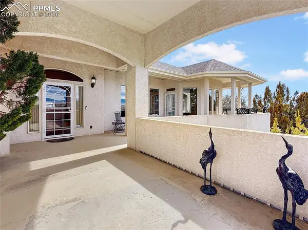 449 S Siesta Lane, Pueblo, CO 81007