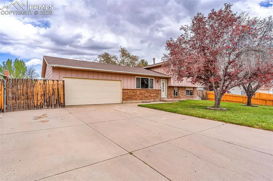 58 Briarwood Circle, Pueblo, CO 81005 - #2