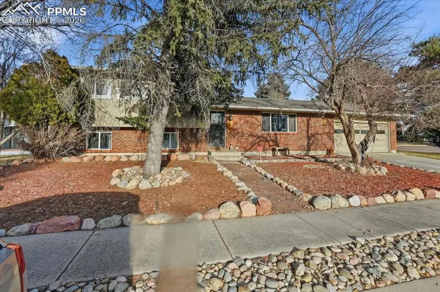 2918 Flintridge Square, Colorado Springs, CO 80918 - Image #2