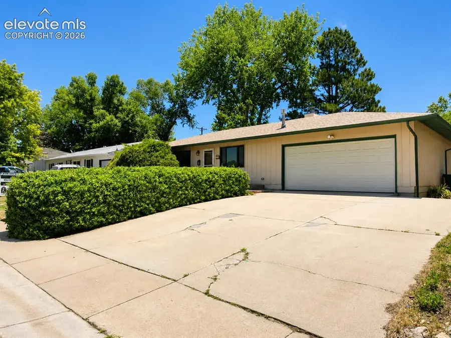 70 Caledonia Road, Pueblo, CO 81001 - #2