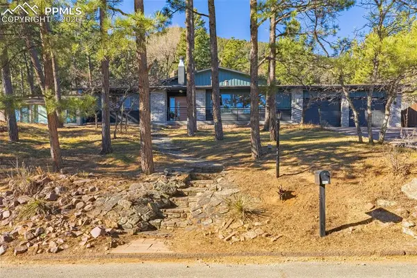 26 Leaming Road, Colorado Springs, CO 80906