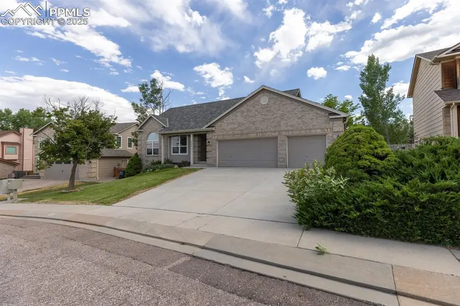 645 Robinglen Court, Colorado Springs, CO 80906 - Image #2