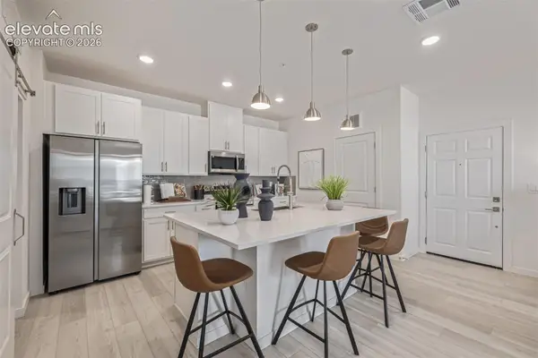 2252 Arikaree Heights #202, Colorado Springs, CO 80908