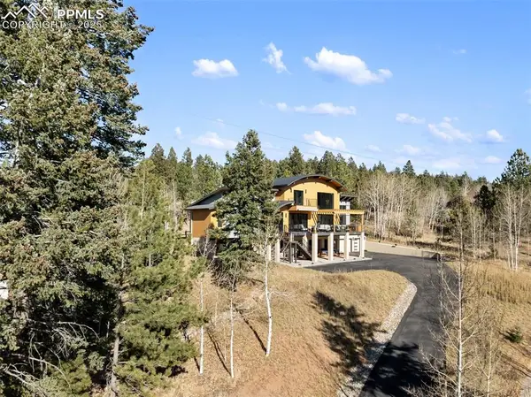 449 Oxford Lane, Woodland Park, CO 80863