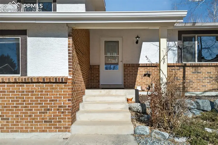 5262 Smokehouse Circle, Colorado Springs, CO 80917 - Image #2