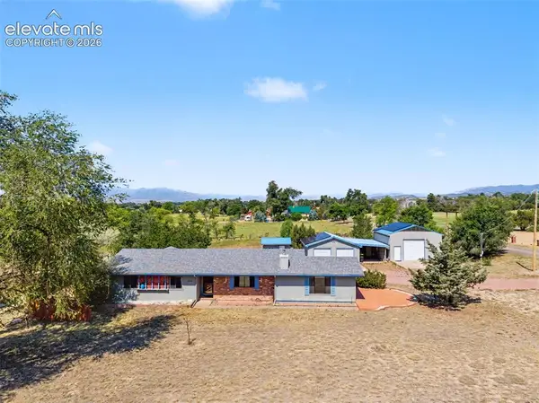 1335 Apple Lane, Penrose, CO 81240