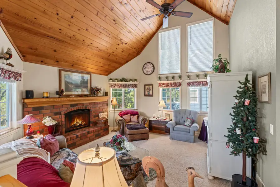 692 Zurich Drive, Lake Arrowhead, CA 92352 - Image #2