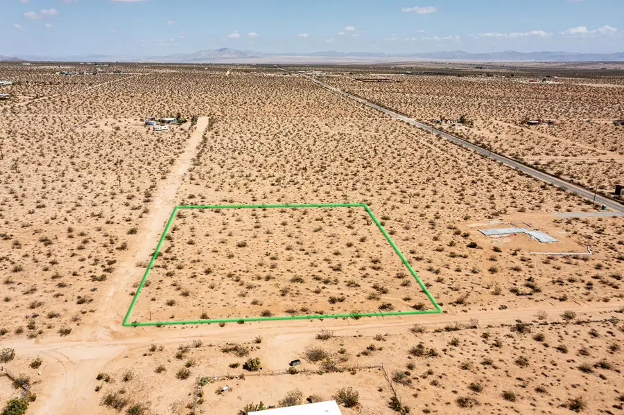 401 Stonehill Avenue, Joshua Tree, CA 92252 - #3