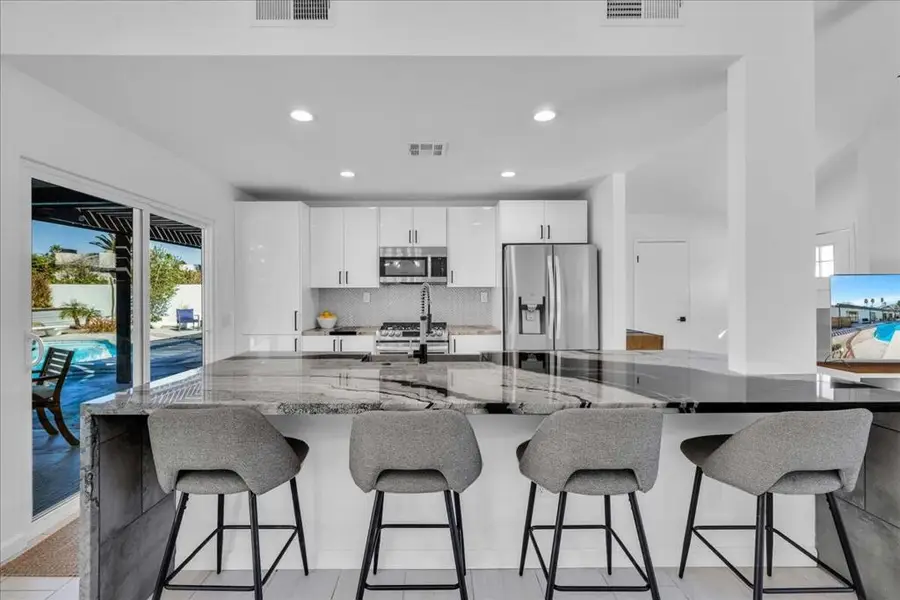 1110 E Vista Chino Rd, Palm Springs, CA 92262 - #3