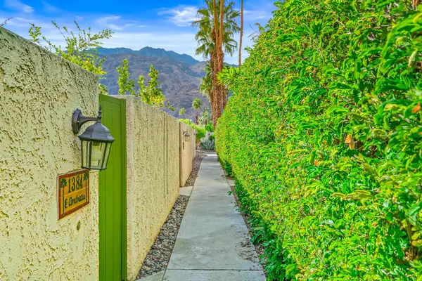 1384 E Andreas Road, Palm Springs, CA 92262