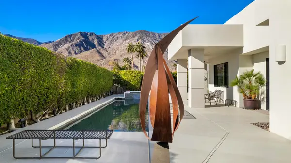 900 Dogwood Circle E, Palm Springs, CA 92264