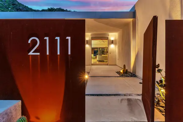 2111 S Camino Barranca, Palm Springs, CA 92264