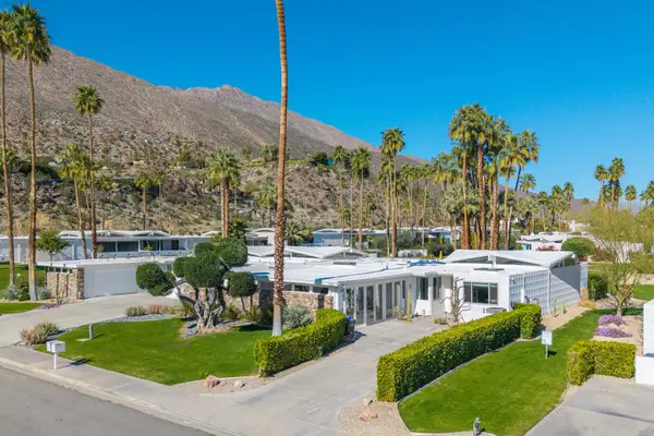 246 E Avenida Granada, Palm Springs, CA 92264