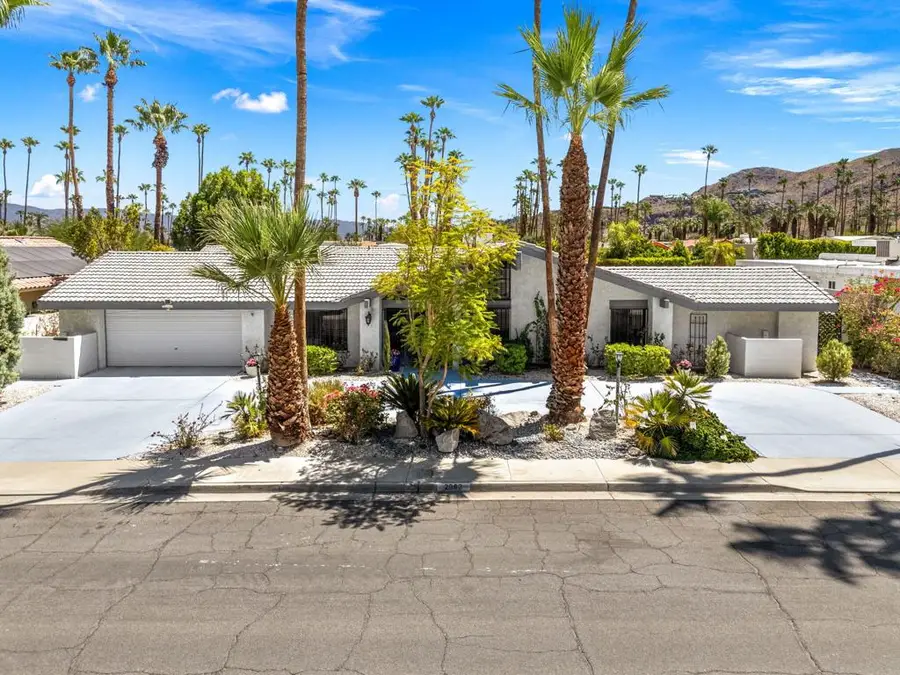 2082 S Madrona Drive, Palm Springs, CA 92264 - #2