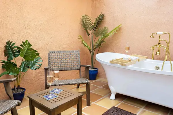 298 San Vincente Circle, Palm Desert, CA 92260