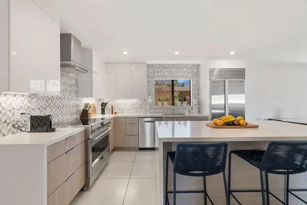 2696 S Sierra Madre #F14, Palm Springs, CA 92264