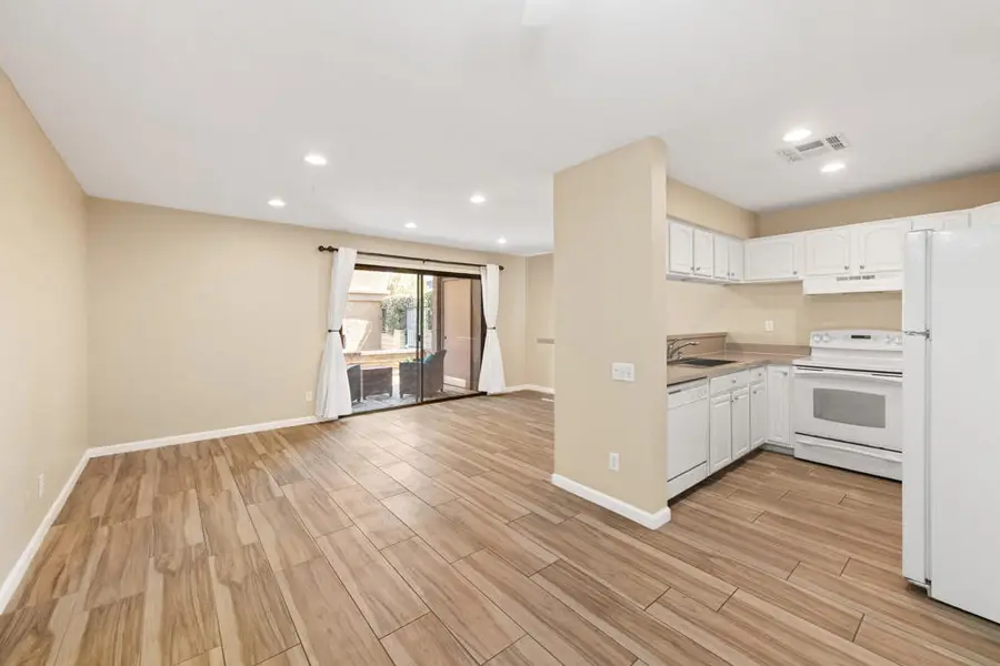 291 E Mel Avenue E #200, Palm Springs, CA 92262 - #2