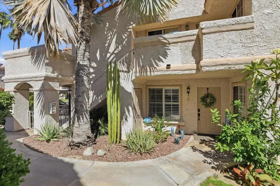 2001 E Camino Parocela #J71, Palm Springs, CA 92264 - #2