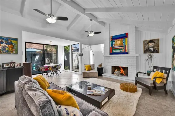 2389 E Miramonte Circle #B, Palm Springs, CA 92264
