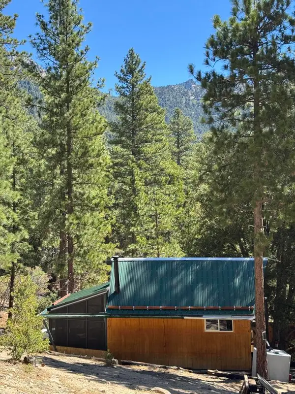 52660 Forest Route 4s02, Idyllwild, CA 92549