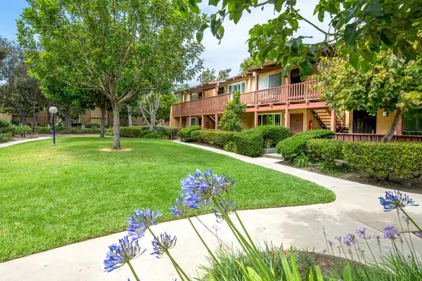 1000 W Macarthur Boulevard #61, Santa Ana, CA 92707