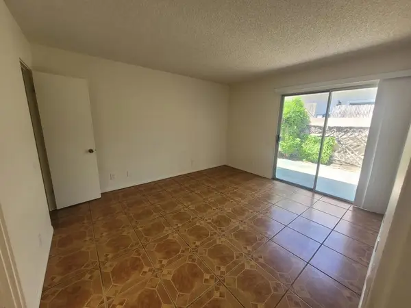 835 E Vista Chino #4, Palm Springs, CA 92262