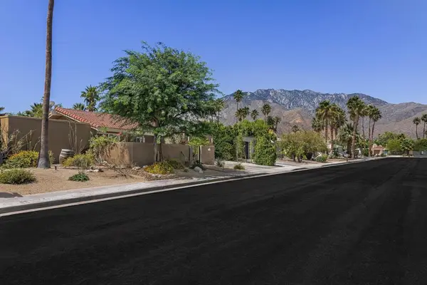 1391 E Gem Circle, Palm Springs, CA 92262