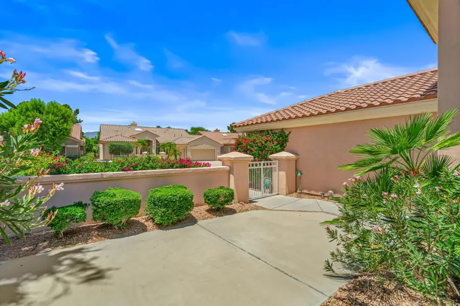 37232 Pineknoll Avenue, Palm Desert, CA 92211 - #3