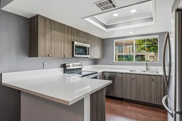 505 S Farrell Drive #H49, Palm Springs, CA 92264