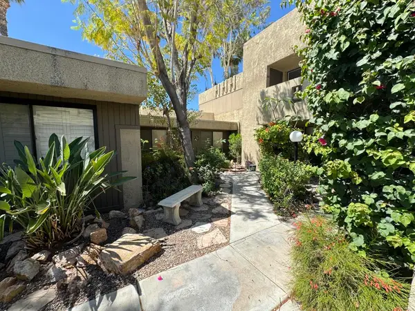 473 W Bradshaw Lane #10, Palm Springs, CA 92262