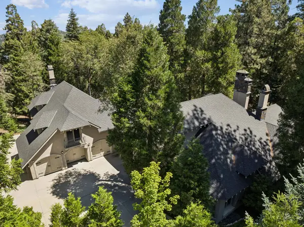 391 Cedar Ridge Drive, Lake Arrowhead, CA 92352