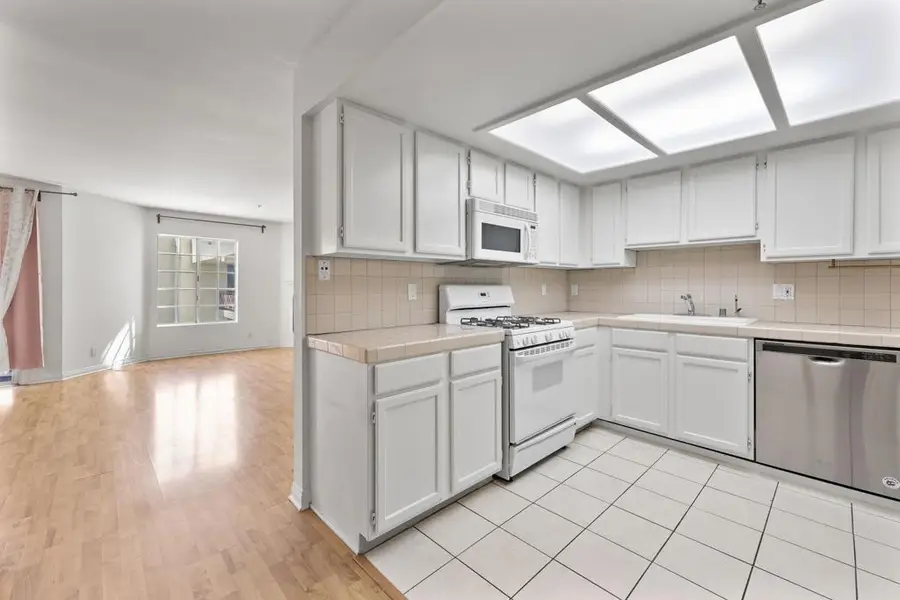 1131 Campbell #212, Glendale, CA 91207 - #2