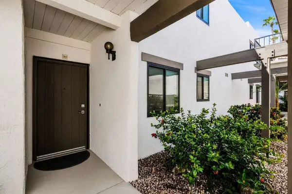 1050 E Ramon Road #20, Palm Springs, CA 92264