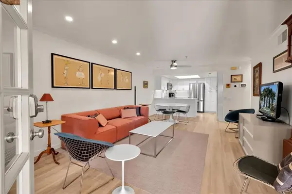 500 E Amado Road #203, Palm Springs, CA 92262