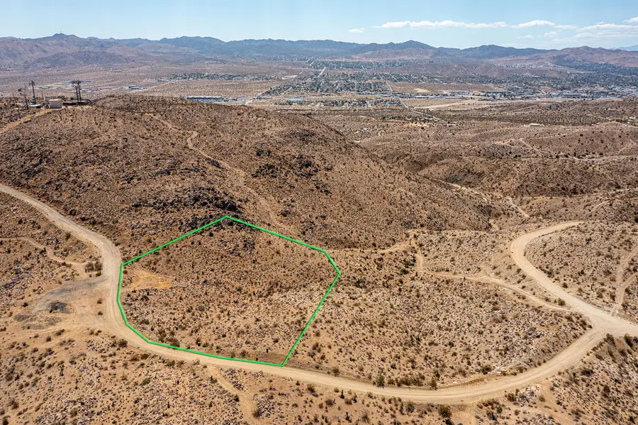 207 Serin Drive, Yucca Valley, CA 92284 - #3