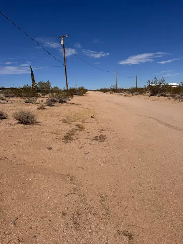 2753 Stonehill Avenue, Joshua Tree, CA 92252