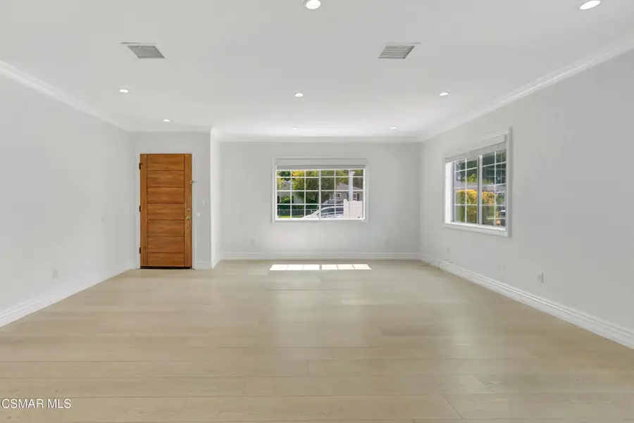 18343 Bessemer Street, Tarzana, CA 91335 - Image #3