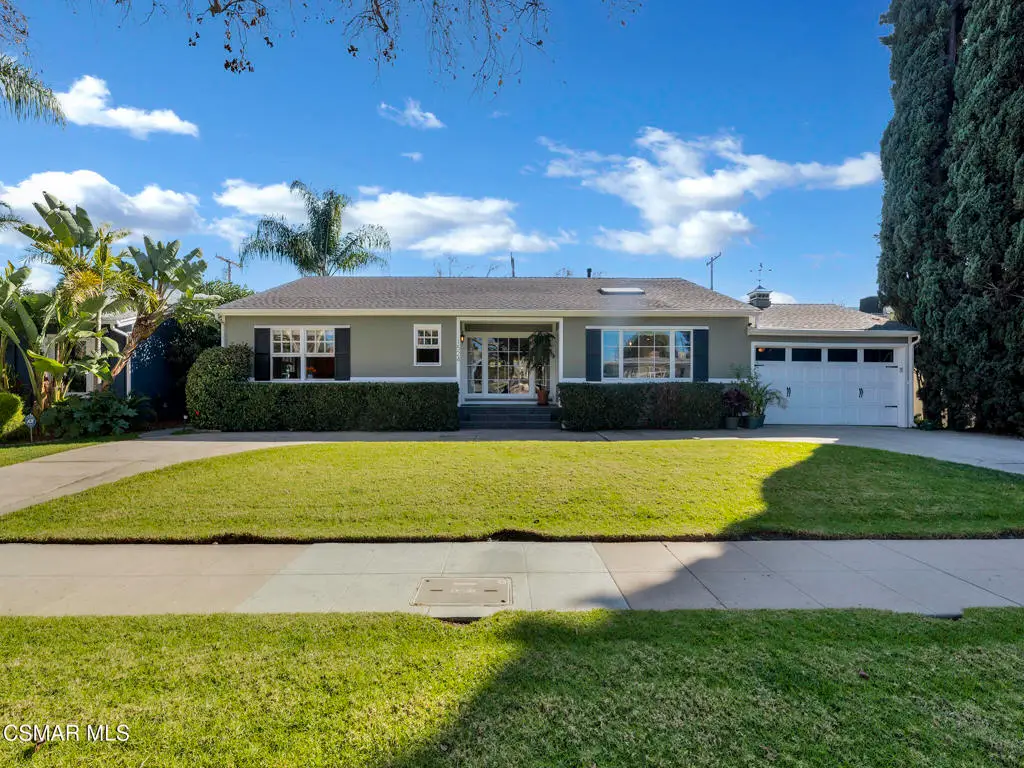 1524 W Riverside Drive, Burbank, CA 91506 - #1