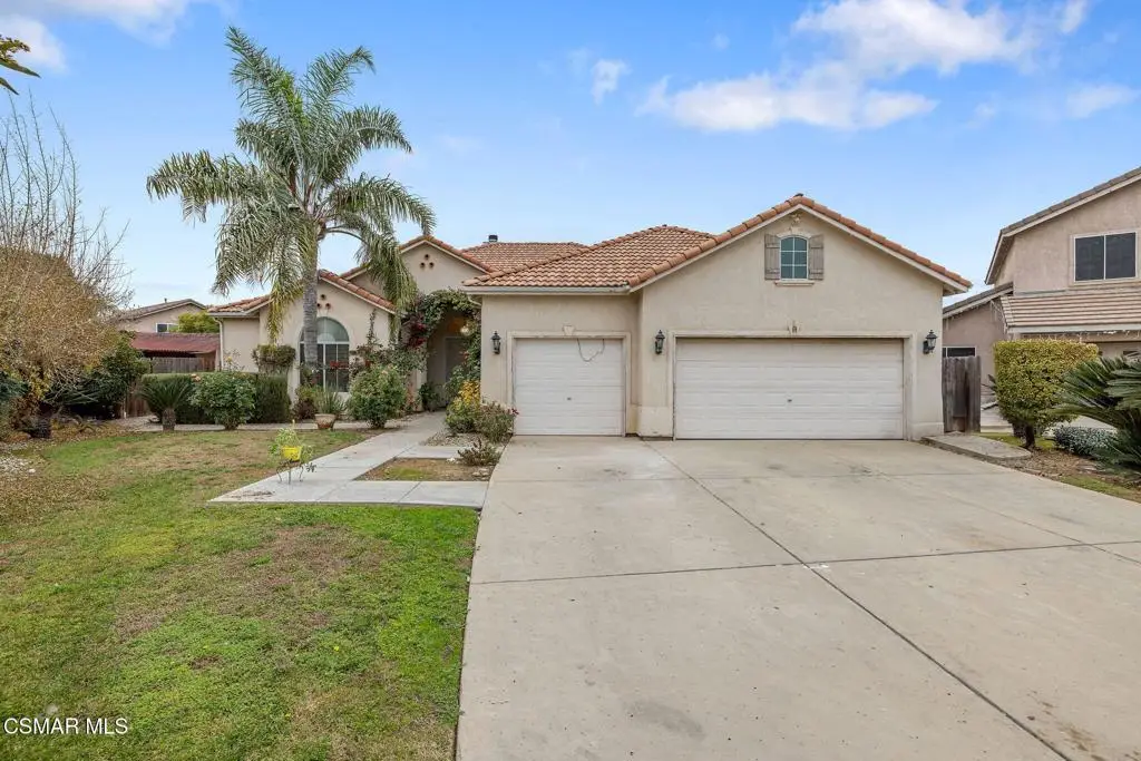 1185 E Ramblewood Drive, Dinuba, CA 93618 - #1