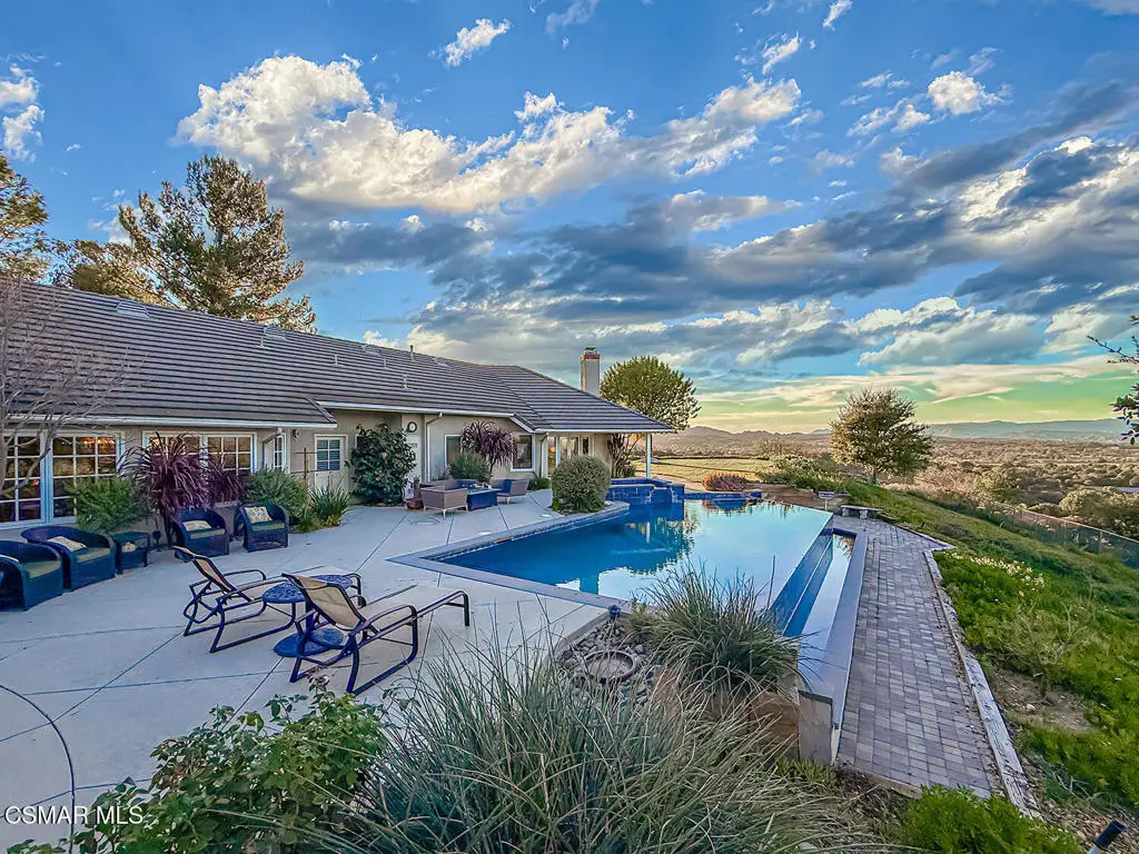 24525 Desert Avenue, Newhall, CA 91321 - #1