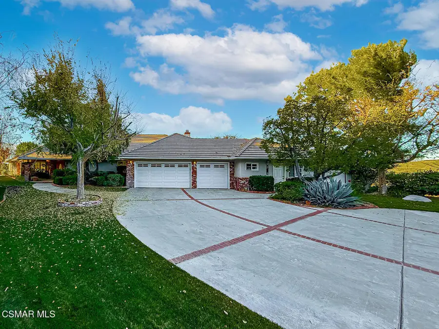 24525 Desert Avenue, Newhall, CA 91321 - #3