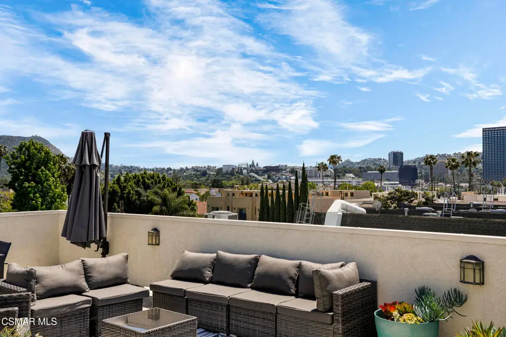 10740 Moorpark Street #304, Toluca Lake, CA 91602 - #1