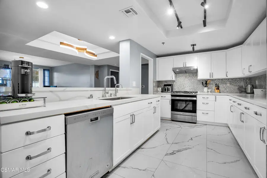 4348 Mammoth Avenue #203, Sherman Oaks, CA 91423 - #2