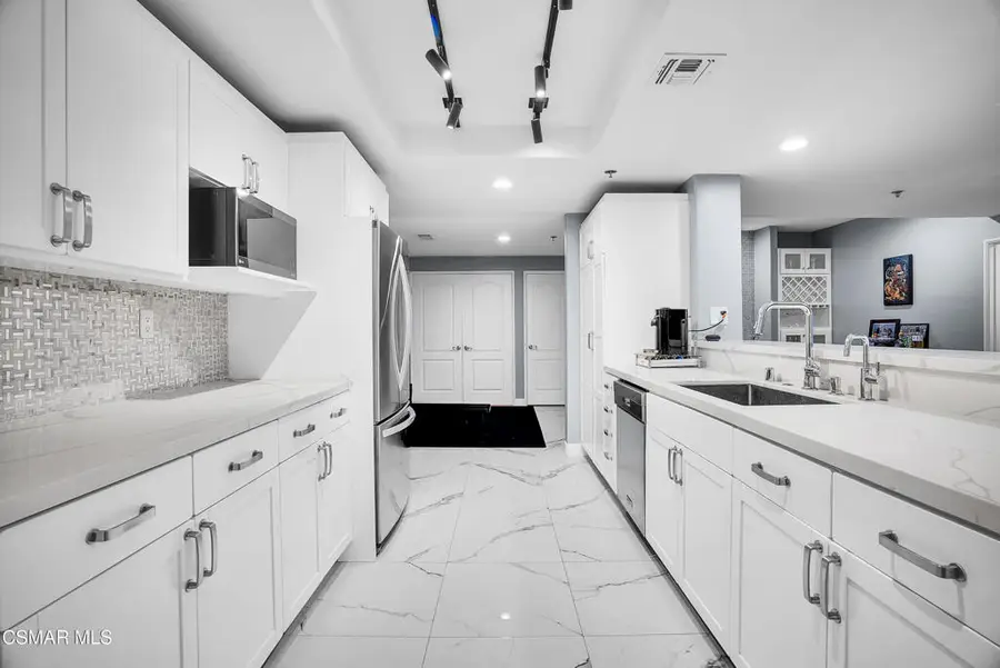 4348 Mammoth Avenue #203, Sherman Oaks, CA 91423 - #3
