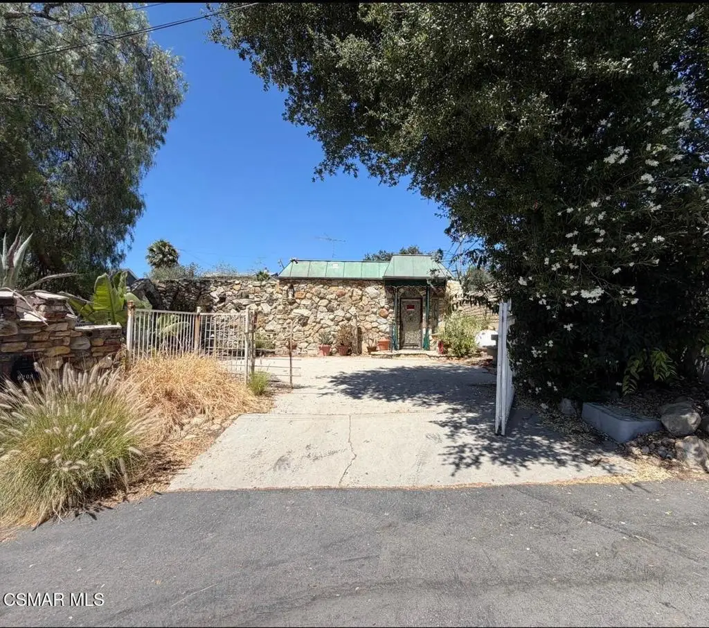 9208 Thompson Avenue, Chatsworth, CA 91311 - #1