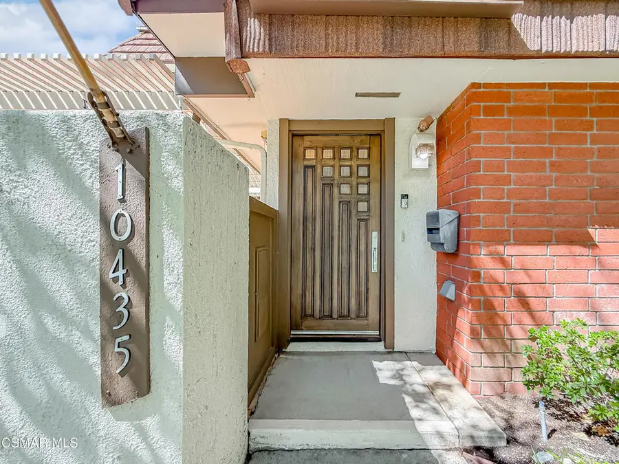 10435 Larwin Avenue, Chatsworth, CA 91311 - #2